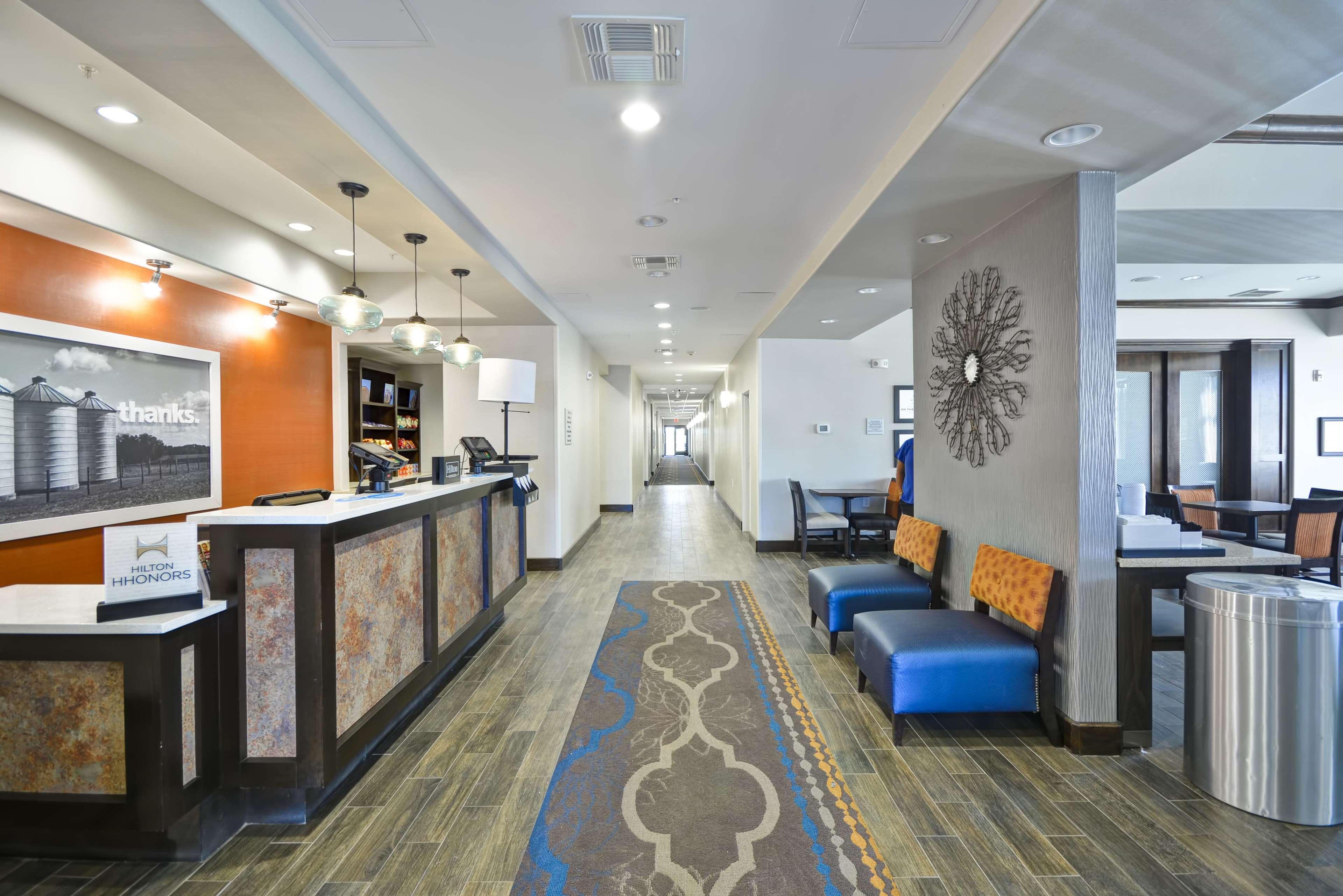 Hampton Inn Kenedy Exteriör bild
